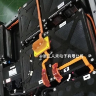 電動(dòng)汽車(chē)蓄電池連接